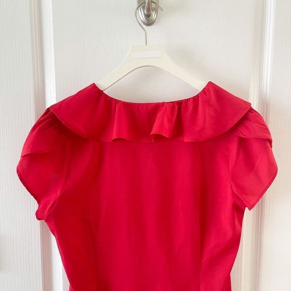 Banana Republic Medium Strawberry Ruffle Shirt Blouse Top‎ with Fabric Buttons - Picture 7 of 10